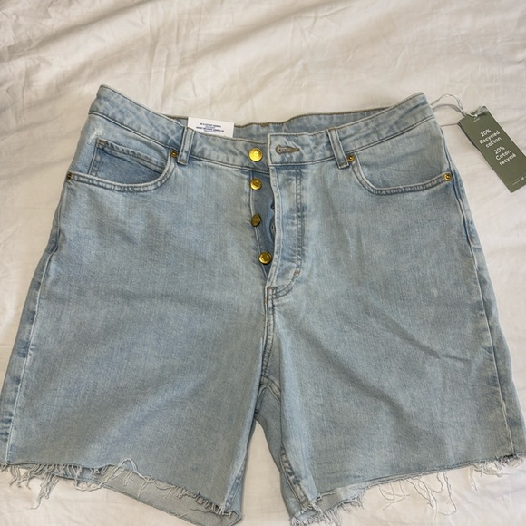 H&M 90’s Cutoff Highwaist Blue Denim Shorts - Picture 7 of 7